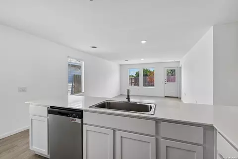 Kitchen - 5750 Repeating Way, Von Ormy, TX 78073 photo 2 of 2