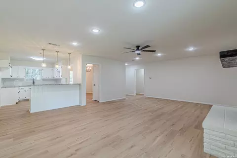 506 Magnolia, Jourdanton, TX 78026