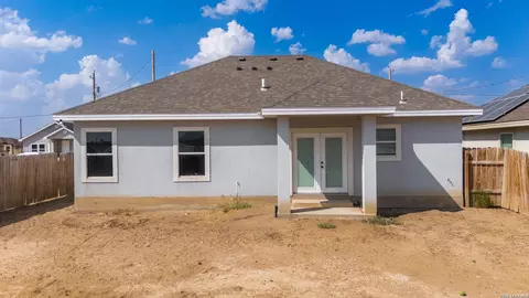 Exterior - 3043 Samuel Dr, Eagle Pass, TX 78852 photo 3 of 3