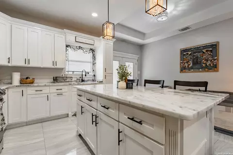 Kitchen - 3043 Samuel Dr, Eagle Pass, TX 78852 photo 4 of 5