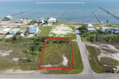 1132 S Magnolia St, Rockport, TX 78382