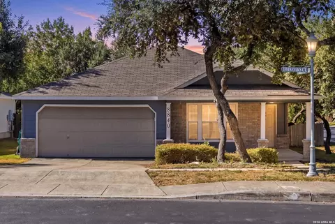 8840 Twin Oaks Ct, San Antonio, TX 78250