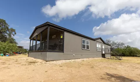 287 County Road 7712, Devine, TX 78016 photo 18
