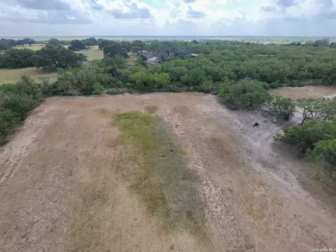 287 County Road 7712, Devine, TX 78016 photo 28