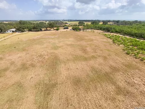 287 County Road 7712, Devine, TX 78016 photo 26