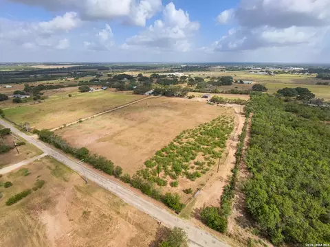 287 County Road 7712, Devine, TX 78016 photo 24