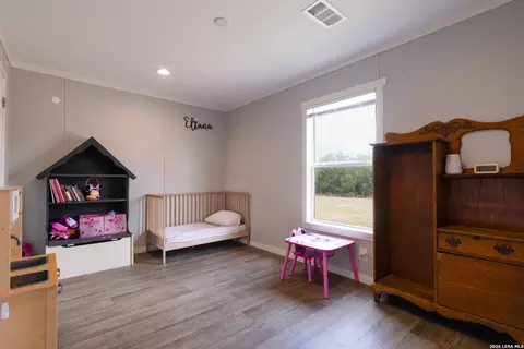 287 County Road 7712, Devine, TX 78016 photo 15