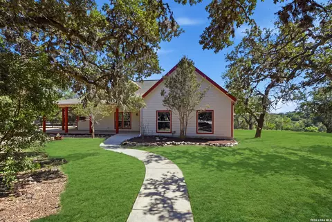 514 Burning Tree Ln, Bandera, TX 78003