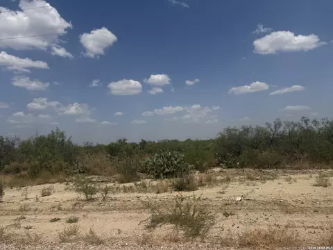 606 Ranchero, Eagle Pass, TX 78852 photo 4