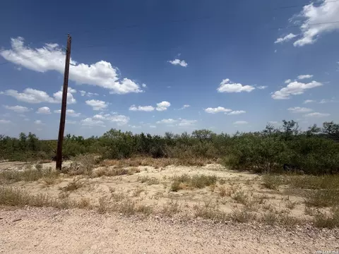 606 Ranchero, Eagle Pass, TX 78852 photo 2