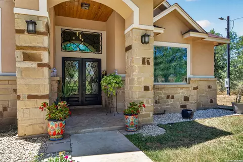 Exterior - 124 County Road 2662, Devine, TX 78016 photo 4 of 10