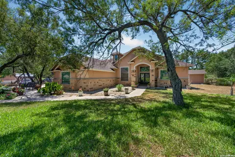 Exterior - 124 County Road 2662, Devine, TX 78016 photo 3 of 10