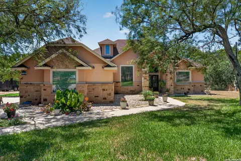 Exterior - 124 County Road 2662, Devine, TX 78016 photo 2 of 10