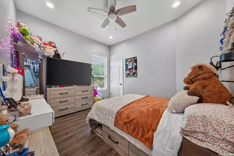 Bedroom - 124 County Road 2662, Devine, TX 78016 photo 4 of 4