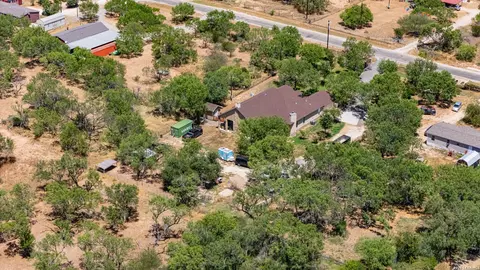 View/Area - 124 County Road 2662, Devine, TX 78016 photo 8 of 9