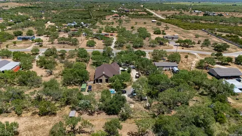 View/Area - 124 County Road 2662, Devine, TX 78016 photo 5 of 9