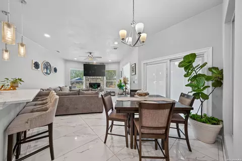 Dining - 124 County Road 2662, Devine, TX 78016 photo 2 of 3