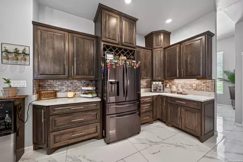 Kitchen - 124 County Road 2662, Devine, TX 78016 photo 3 of 4