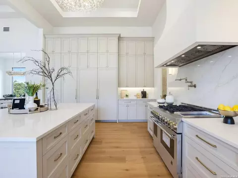 Kitchen - 11221 Ensor, Boerne, TX 78006 photo 4 of 9