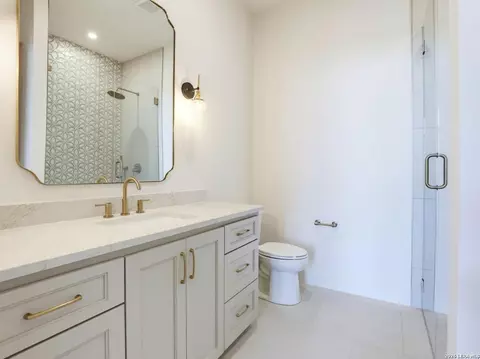Bath - 11221 Ensor, Boerne, TX 78006 photo 8 of 11