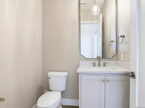 Bath - 11221 Ensor, Boerne, TX 78006 photo 10 of 11