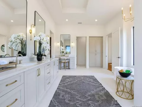 Bath - 11221 Ensor, Boerne, TX 78006 photo 4 of 11