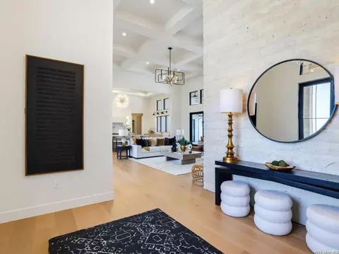 Entry Way - 11221 Ensor, Boerne, TX 78006 photo 2 of 4