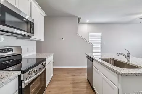 Kitchen - 3945 Abbott Pass, Saint Hedwig, TX 78152 photo 4 of 4