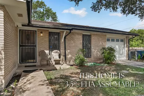 335 Park Plz, San Antonio, TX 78237