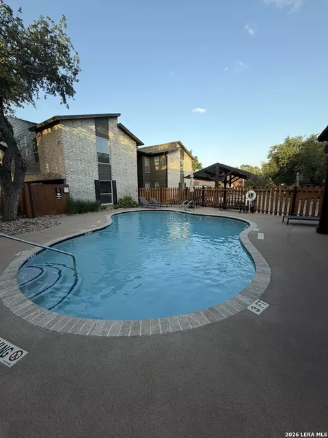 2718 Old Field Dr #302, San Antonio, TX 78247