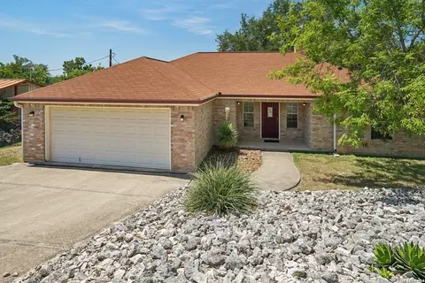 220 Loma Vista Dr, Kerrville, TX 78028