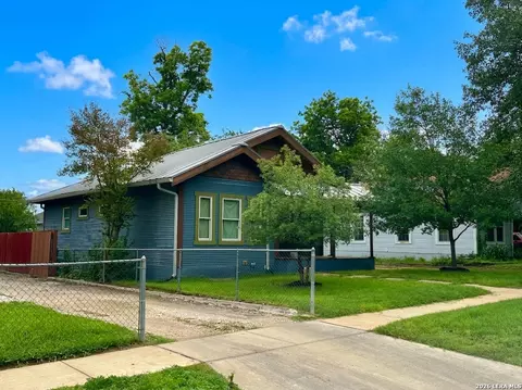 1019 W Elsmere Pl, San Antonio, TX 78201