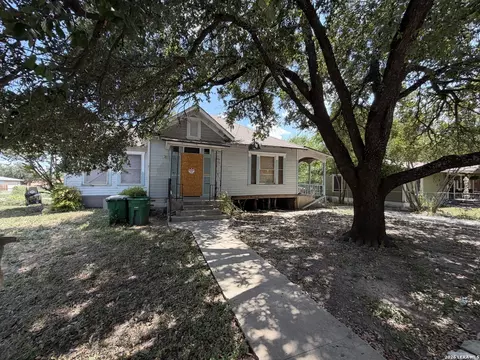 1402 Alametos, San Antonio, TX 78201