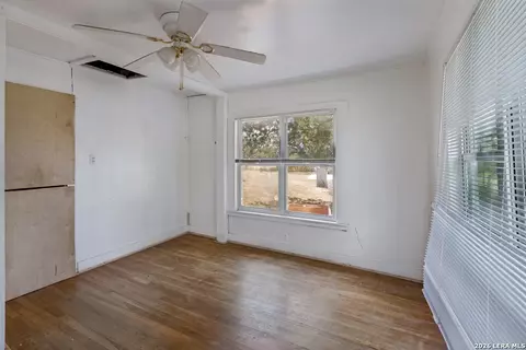 Bedroom - 231 Elm Ave, Luling, TX 78648 photo 1 of 5
