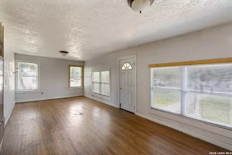 Living - 231 Elm Ave, Luling, TX 78648 photo 1 of 3