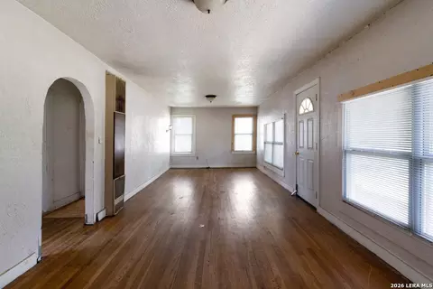Living - 231 Elm Ave, Luling, TX 78648 photo 2 of 3