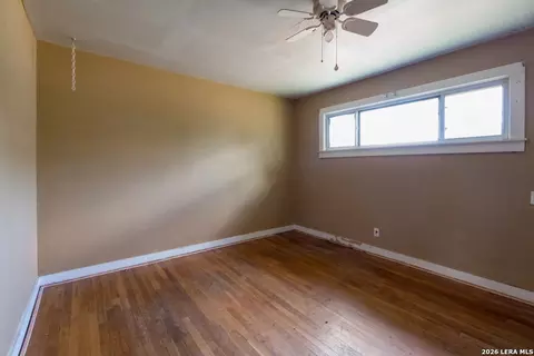 Bedroom - 231 Elm Ave, Luling, TX 78648 photo 3 of 5