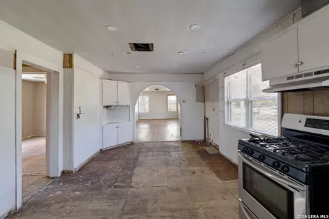 Other - 231 Elm Ave, Luling, TX 78648 photo 3 of 5