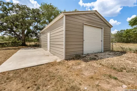 Other - 231 Elm Ave, Luling, TX 78648 photo 4 of 5