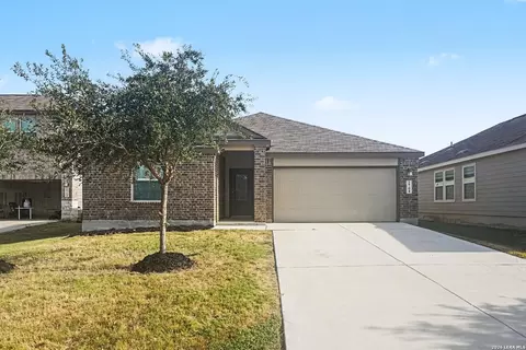2708 Iberia Ct, Seguin, TX 78155