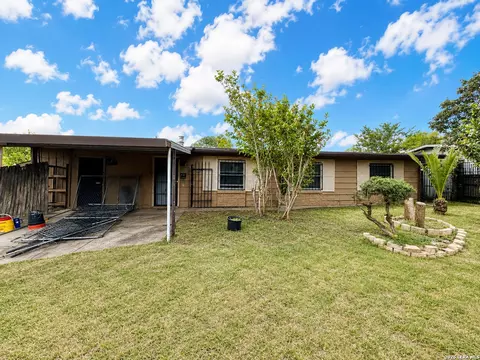 227 Rock Valley Dr, San Antonio, TX 78227
