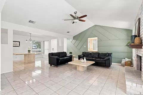 8434 Timber Crest St, San Antonio, TX 78250