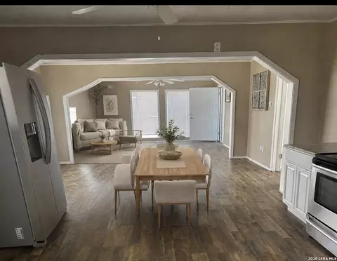 Other - 504 E Hondo, Devine, TX 78016 photo 2 of 7