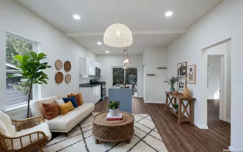 735 Gulf, San Antonio, TX 78202