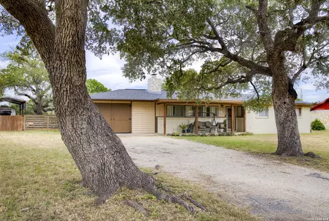 117 Hilltop Dr, Kerrville, TX 78028