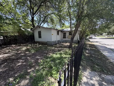153 Henry, San Antonio, TX 78207