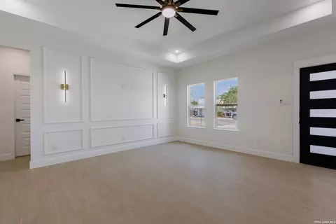 Living - 1318 Williams St, Eagle Pass, TX 78852 photo 2 of 5