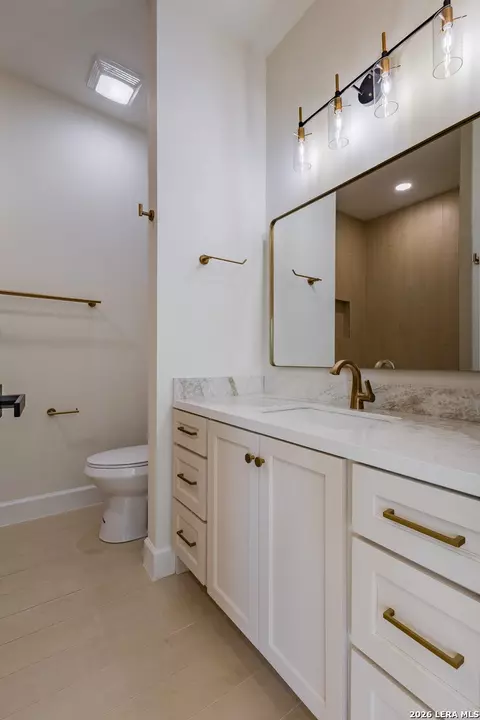 Bath - 1318 Williams St, Eagle Pass, TX 78852 photo 3 of 6