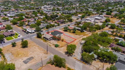 View/Area - 1318 Williams St, Eagle Pass, TX 78852 photo 5 of 7