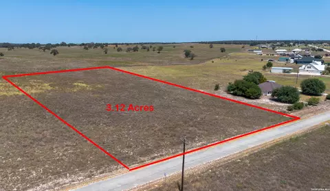 202 Scenic Hills Dr, La Vernia, TX 78121